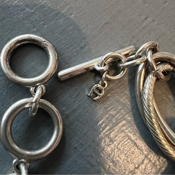 Silver Tone Chainlink Bracelet - Picture 4 of 6